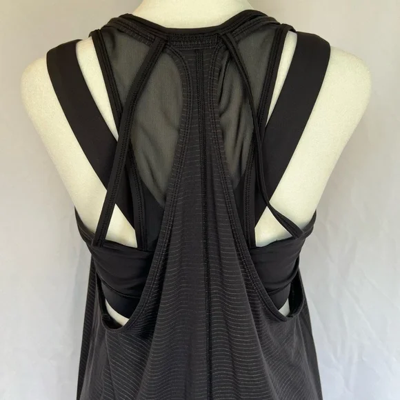 **SOLD***Lululemon Black Tough It Out Tank Sz 10 w/Attached Sports Bra - Picture 8 of 16